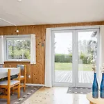 6 Person In Struer-by Traum