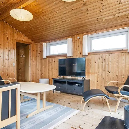 6 Person In Struer-by Traum