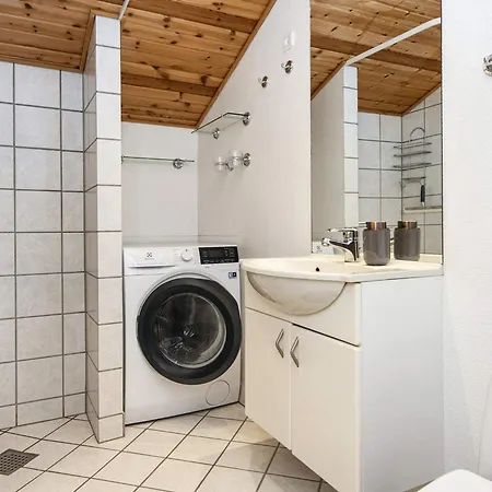 6 Person In Struer-by Traum Struer