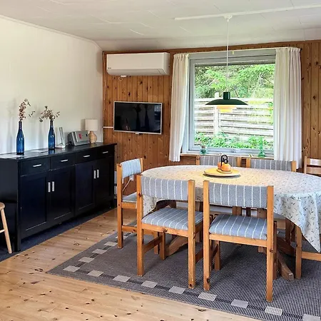 6 Person In Struer-by Traum