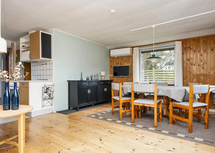 6 Person In Struer-by Traum