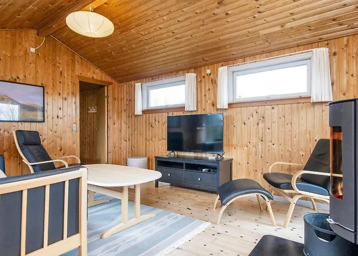 6 Person In Struer-by Traum